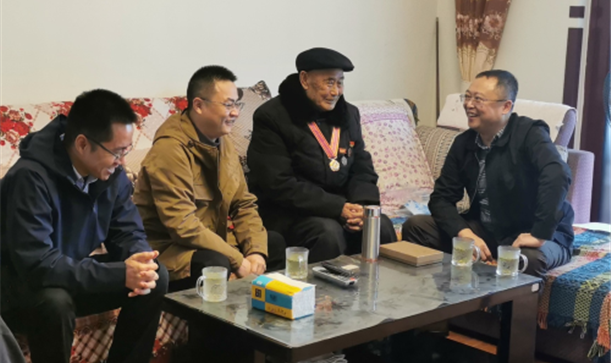 凯发在线平台集团走访慰问抗美援朝志愿军老战士