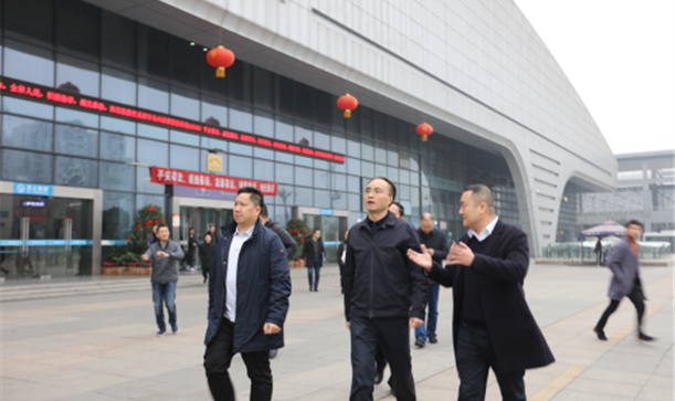 区委副书记、代区长王忠诚到新都客运 枢纽站检查春节安全工作
